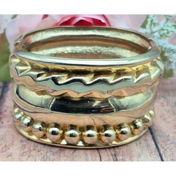 Chunky Gold Tone Statement Hinged Bangle Bracelet 3D - Picture 1 of 7